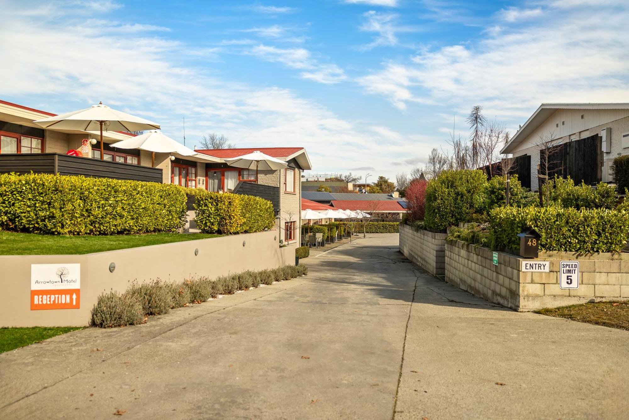 Arrowtown Motel Bagian luar foto